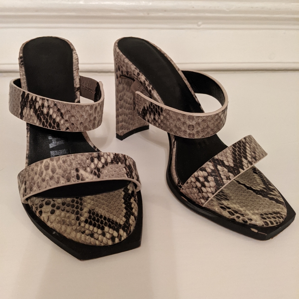 Alias Mae Cleo Snakeskin Heel